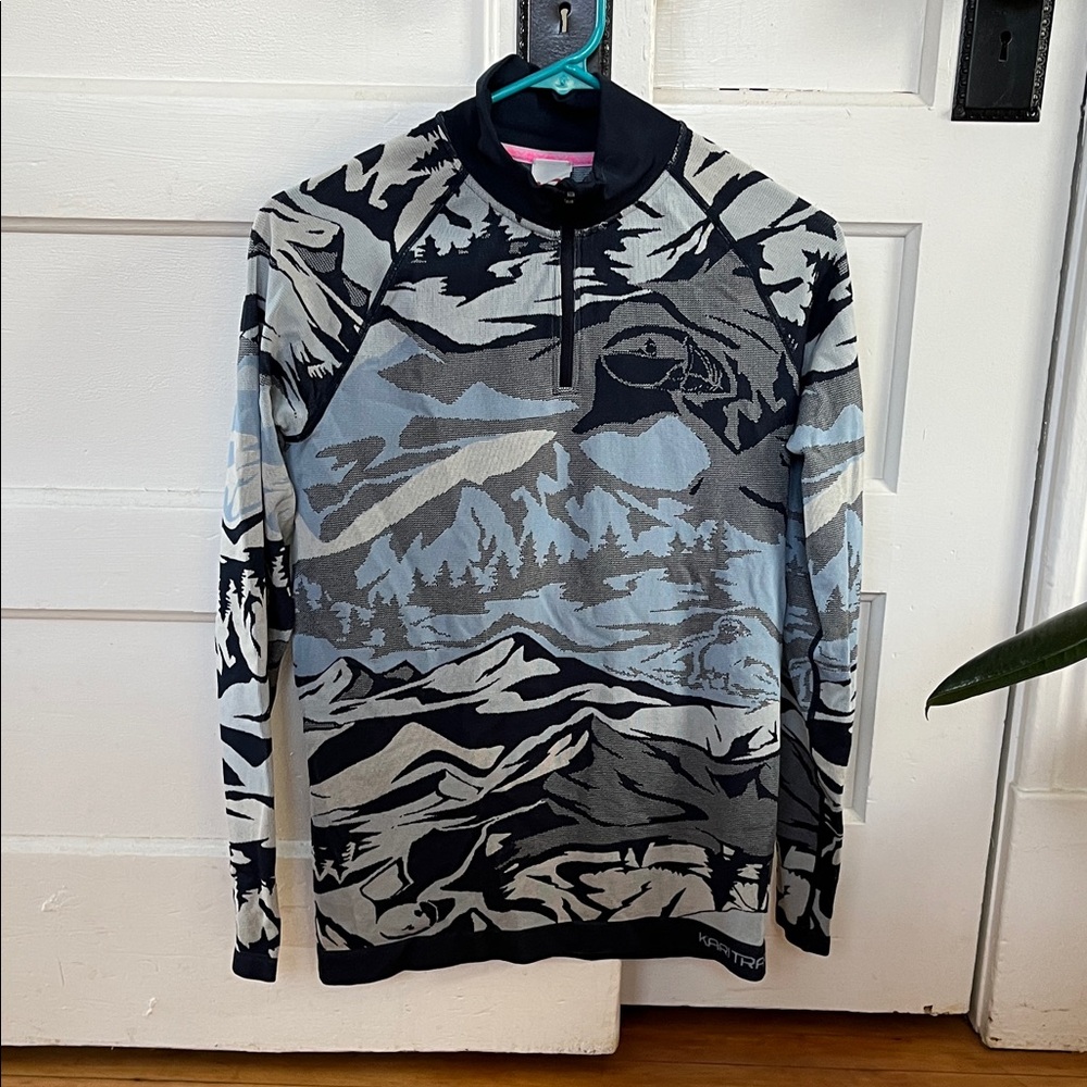 Kari Traa Blue and Gray Mountain Design Top